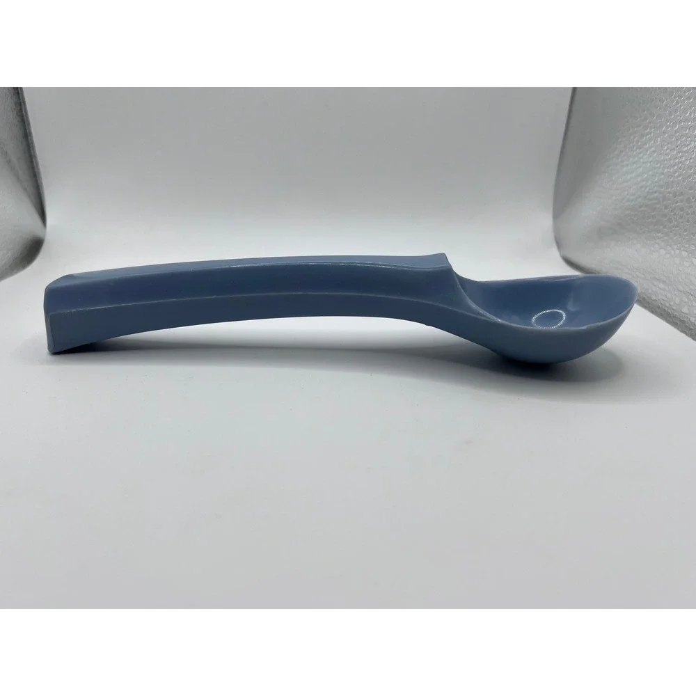 Vintage Rubbermaid Light Blue Ice Cream Scoop #1910 Kitchen Tools MCM Plastic